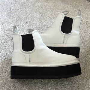 Women's White UGG Lined Mini Platform Boots, size 8